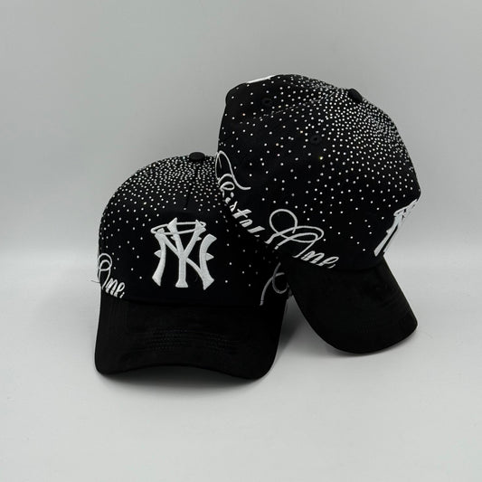 Thirtyone Hats New World Crystals (Black)